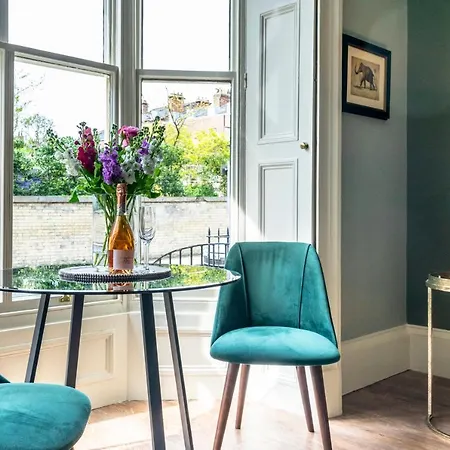 The Chambers At The Dukes Townhouse *